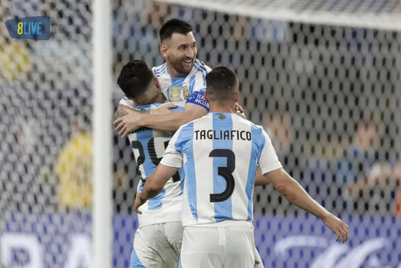 Argentina đánh bại Canada để vào chung kết Copa America